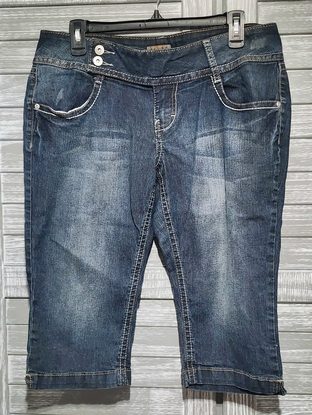 MUDD Capri Shorts Size 13